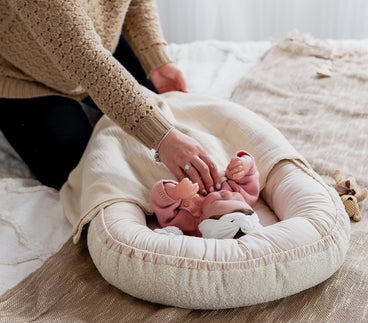 Kokon niemowlęcy – czy warto? Zalety i bezpieczeństwo stosowania